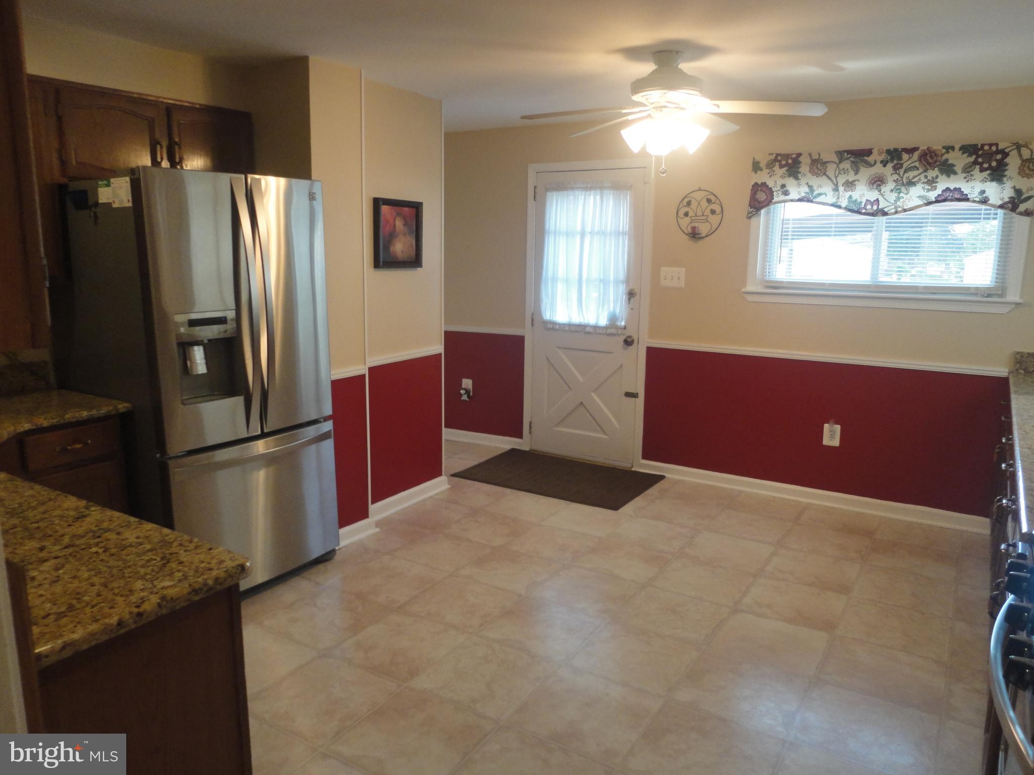 610 Hawarden Road Springfield, PA 19064 - Photo 10 of 38 Expanded Kitchen !