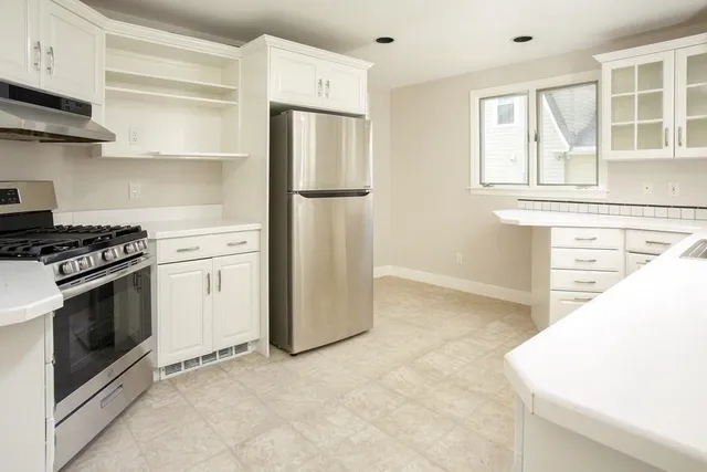 $3,300 | 1603 Centre Street, Newton, MA 02461