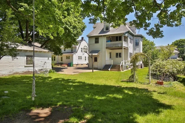 $3,300 | 1603 Centre Street, Newton, MA 02461