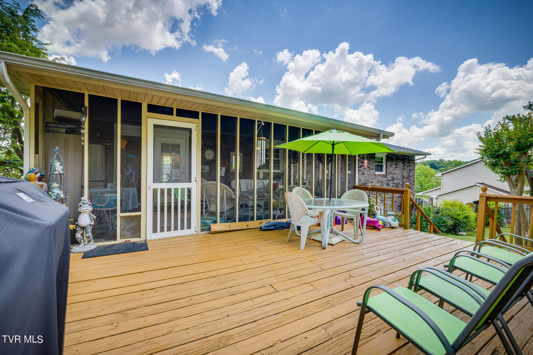 229 Hidden Acres Road Kingsport, TN 37664 - Photo 26 of 32 back deck