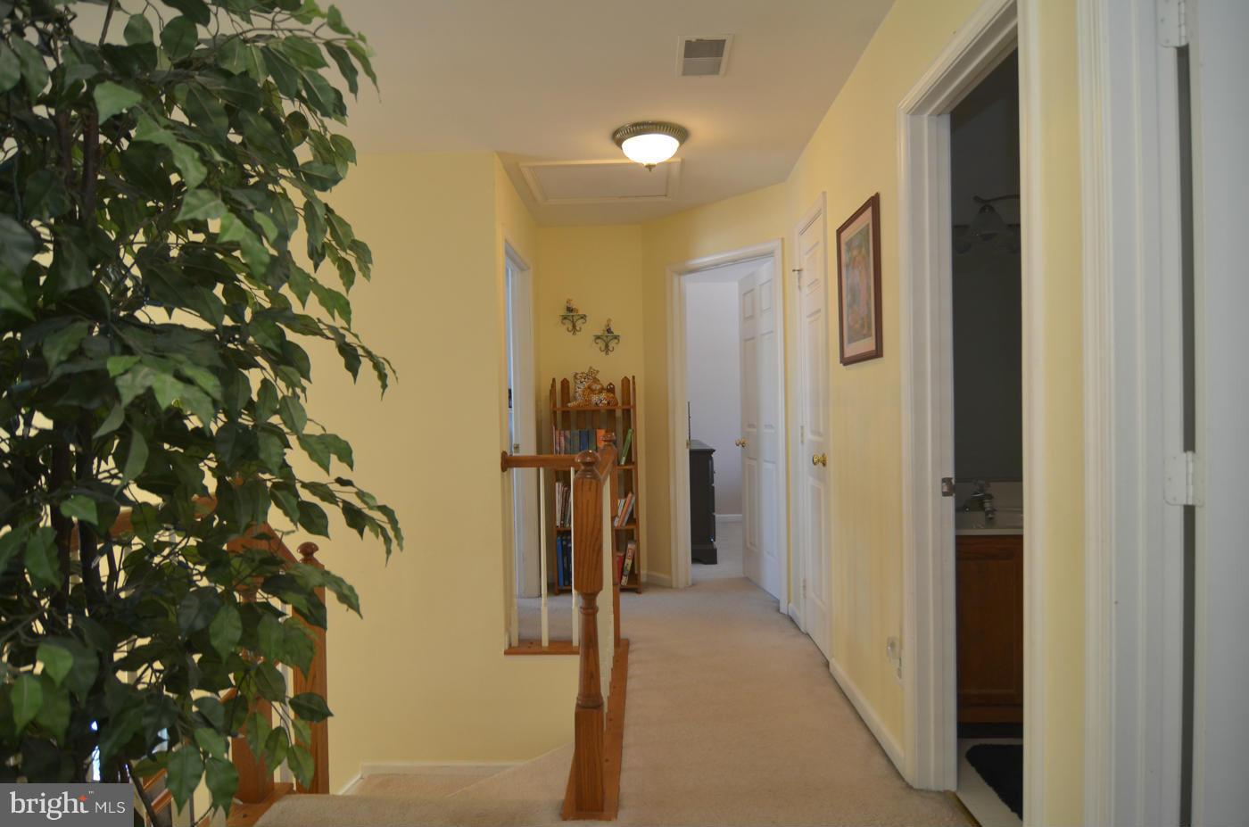 9600 Linden Wood Road Manassas, VA 20110 - Photo 13 of 30 Upper Level Hall