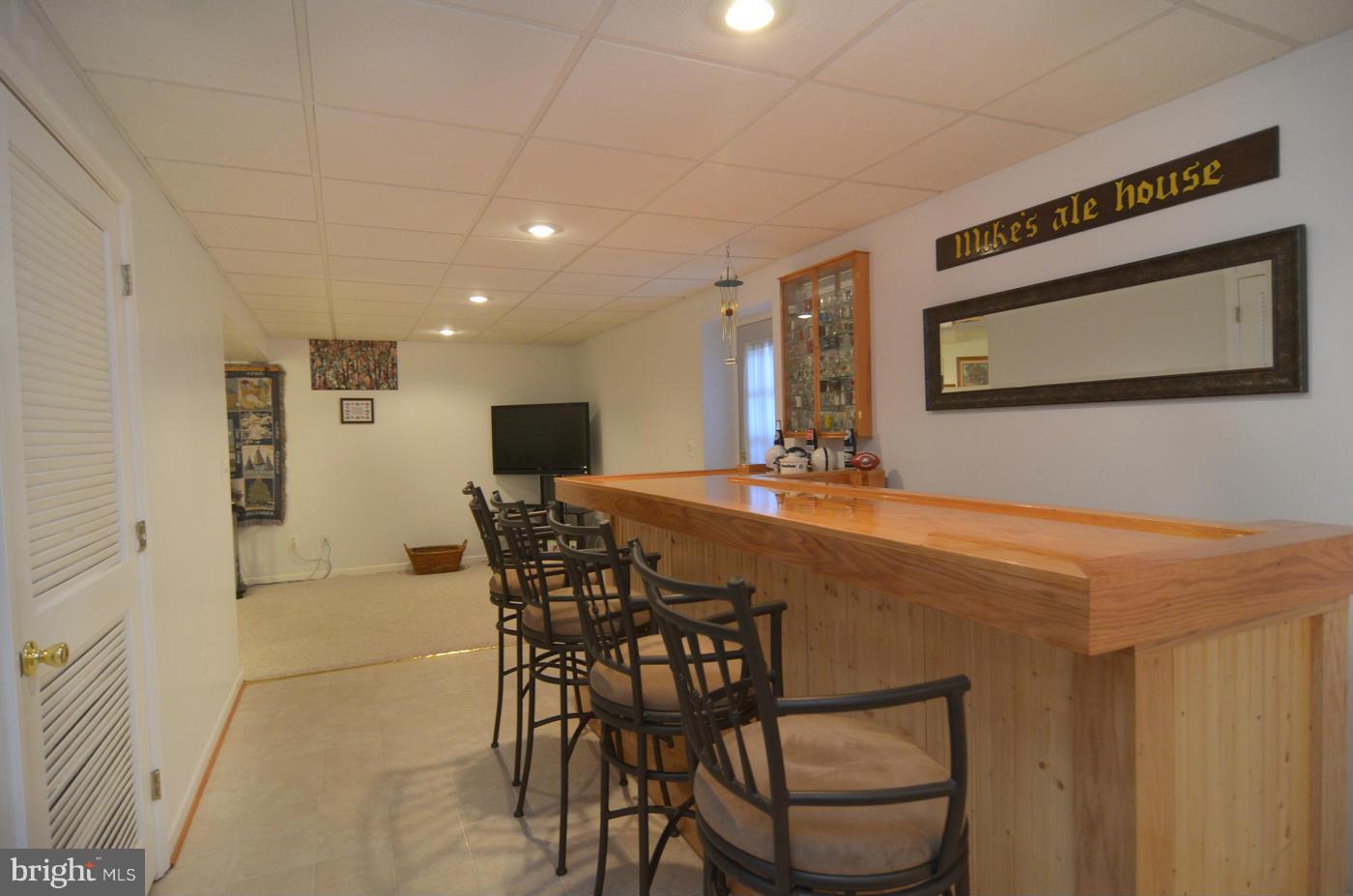 9600 Linden Wood Road Manassas, VA 20110 - Photo 27 of 30 Recreation Room Bar Area