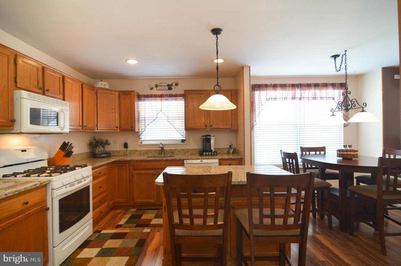 9600 Linden Wood Road Manassas, VA 20110 - Photo 5 of 30 Kitchen and Breakfast Area