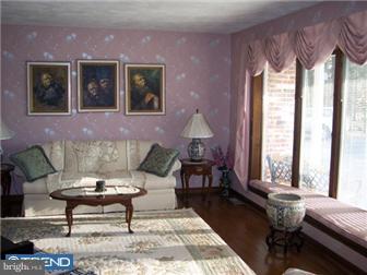 130 Larrison Road Wrightstown, NJ 08562 - Photo 3 of 8 Living Room