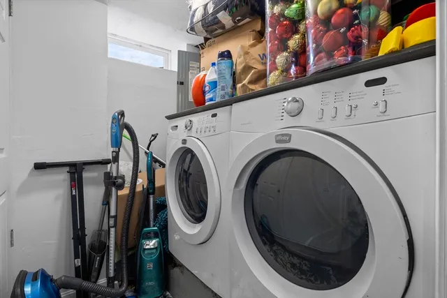 a close up view of a washer and dryer
