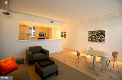 419 Ridge Street Northwest, Unit B Washington, DC 20001 - Photo 9 of 10