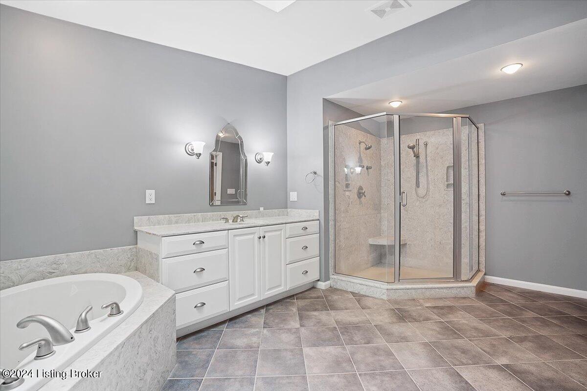 3613 Trail Ridge Road Louisville, KY 40241 - Photo 37 of 70 Primary Bathroom