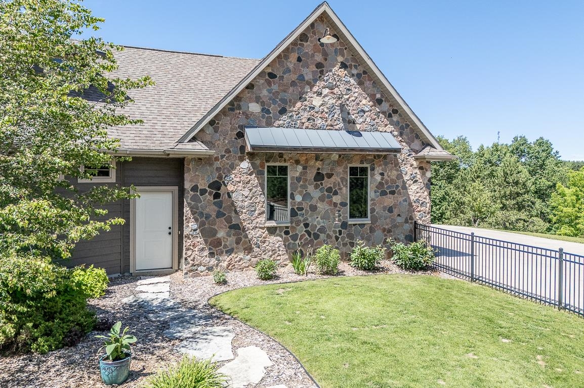 E9588 Mulroy Road New London, WI 54961 - Photo 57 of 85