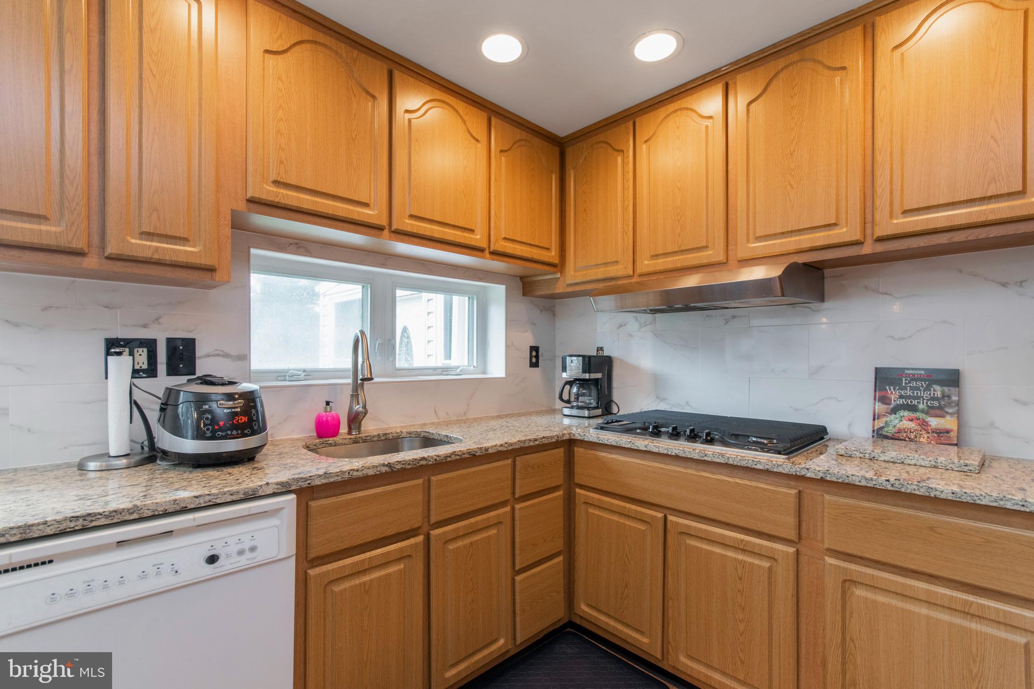 428 Emerson Road Huntingdon Valley, PA 19006 - Photo 5 of 26 Gallery Image 5