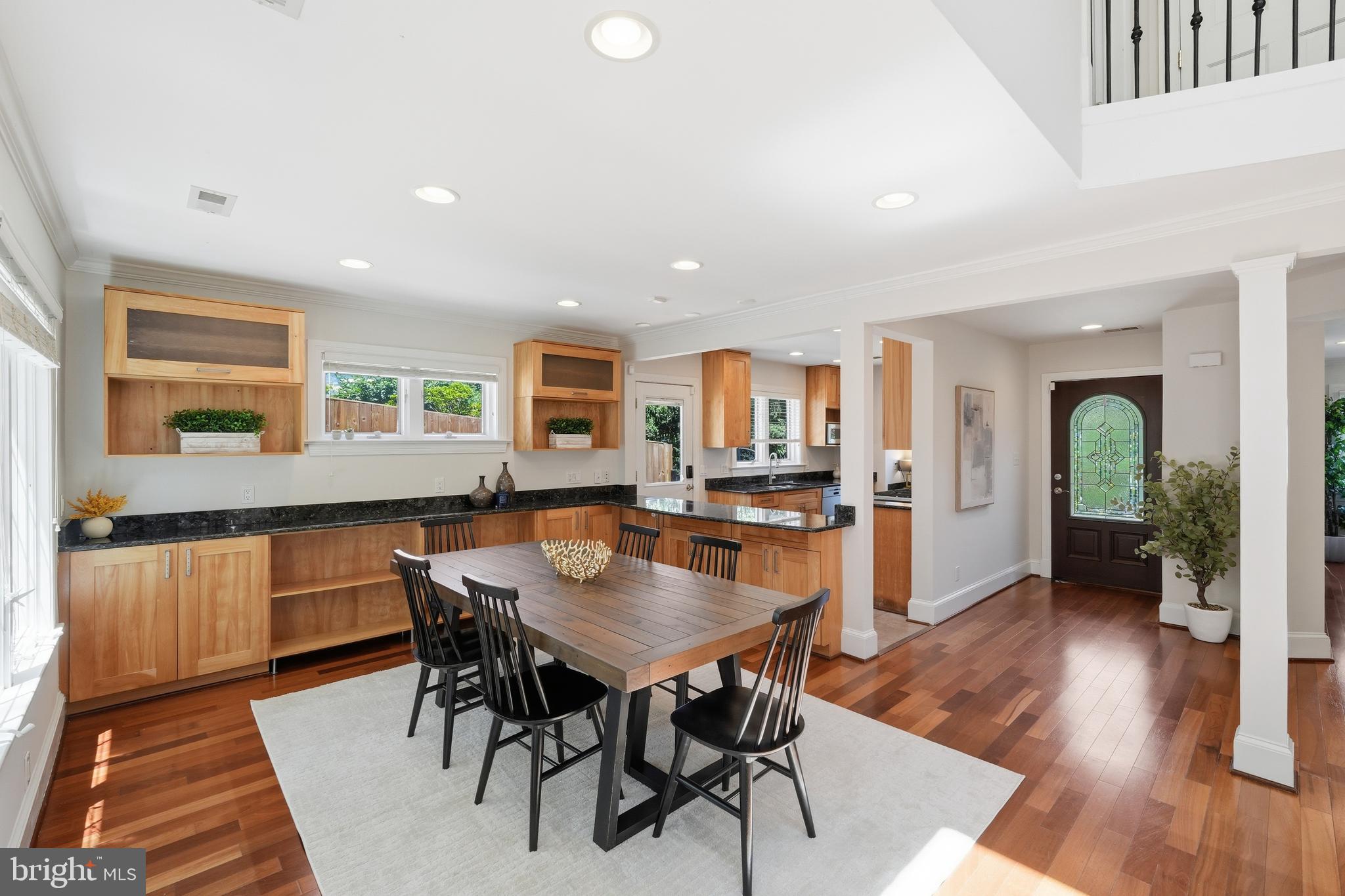 414 Skyhill Road Alexandria, VA 22314 - Photo 14 of 42 Dining Area
