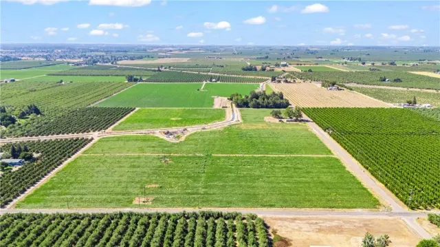 a view of a tennis court