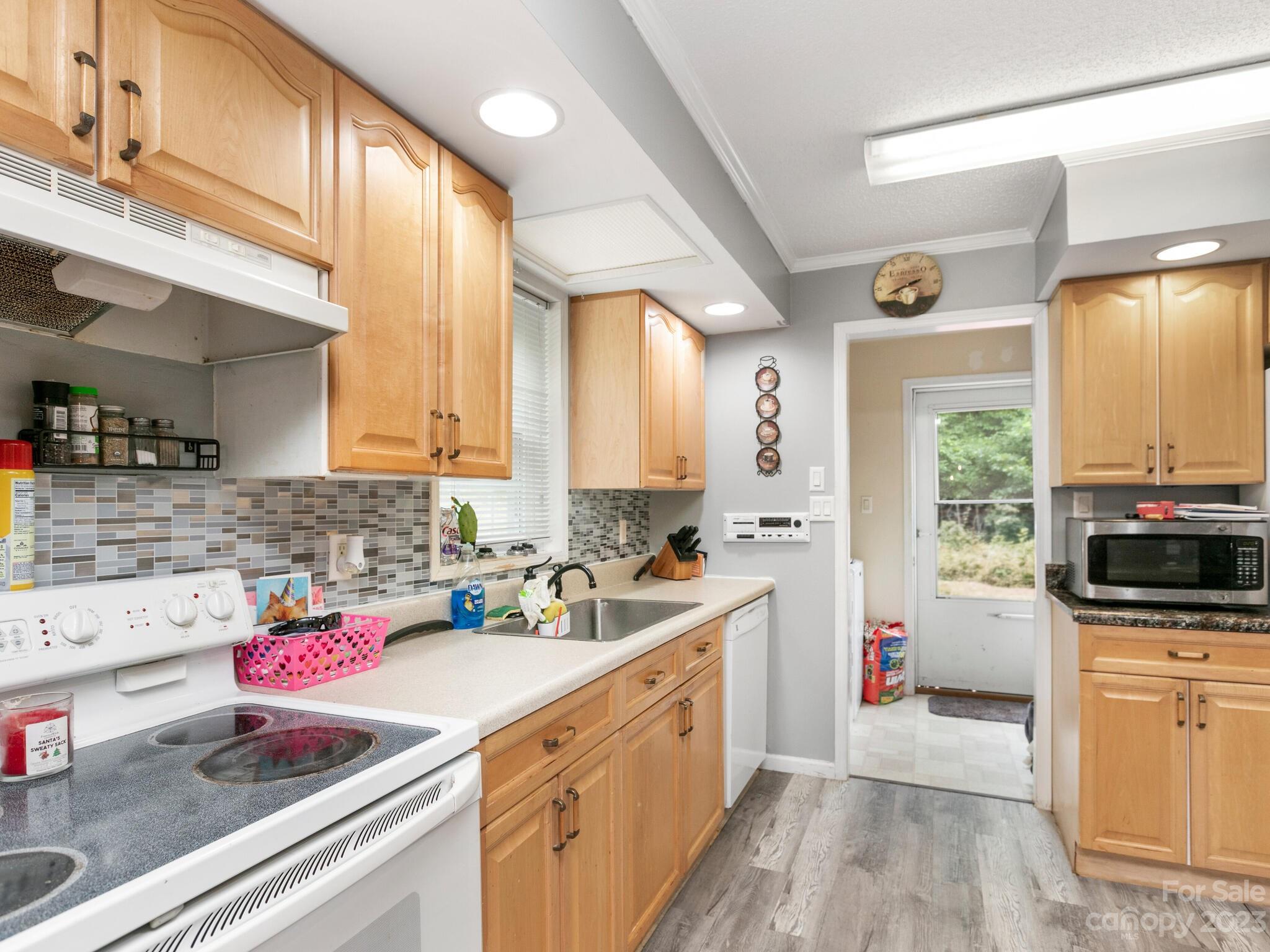 14392 Cruso Road Canton, NC 28716 - Photo 12 of 35 Gallery Image 12