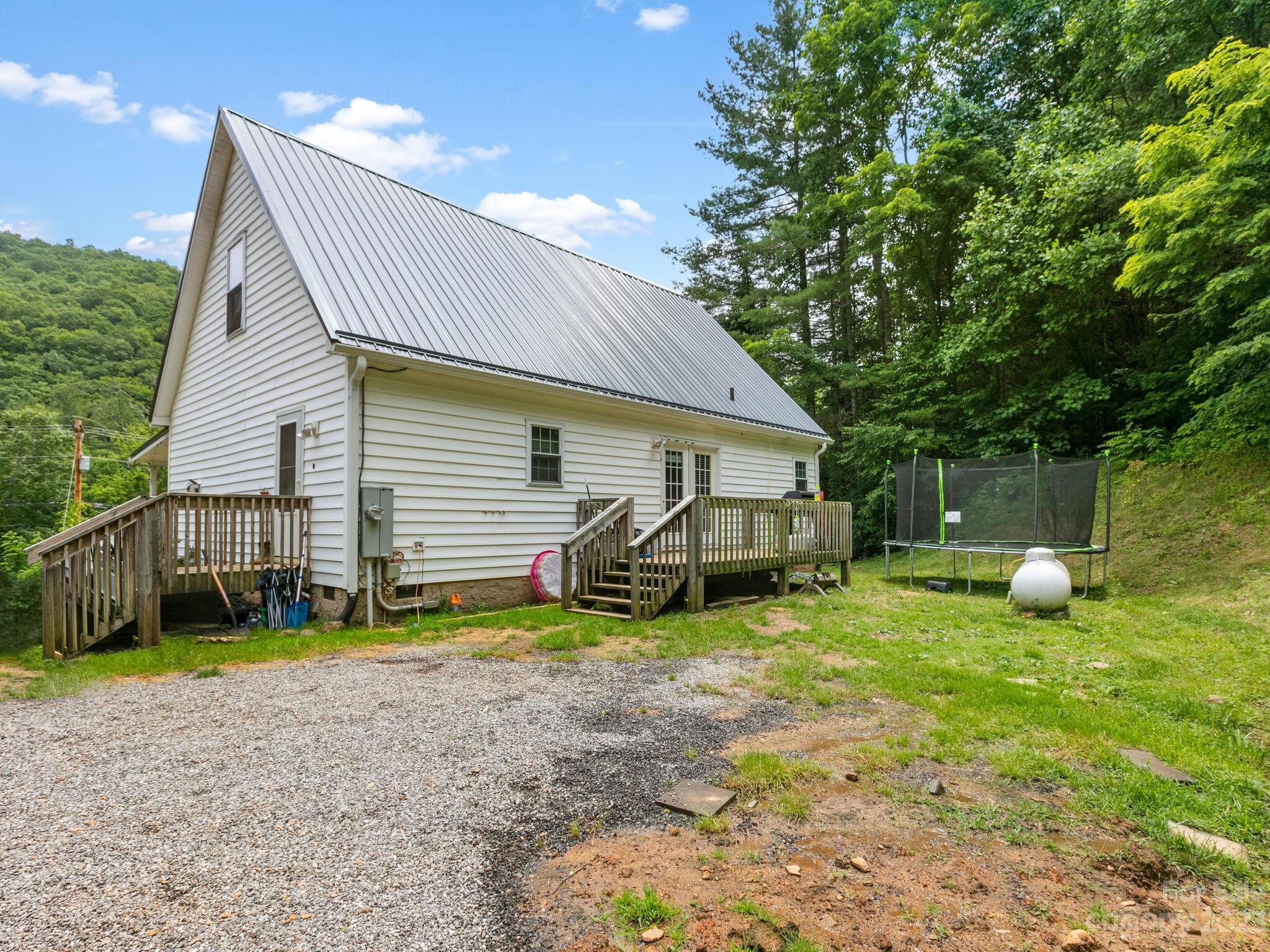 14392 Cruso Road Canton, NC 28716 - Photo 30 of 35 Gallery Image 30