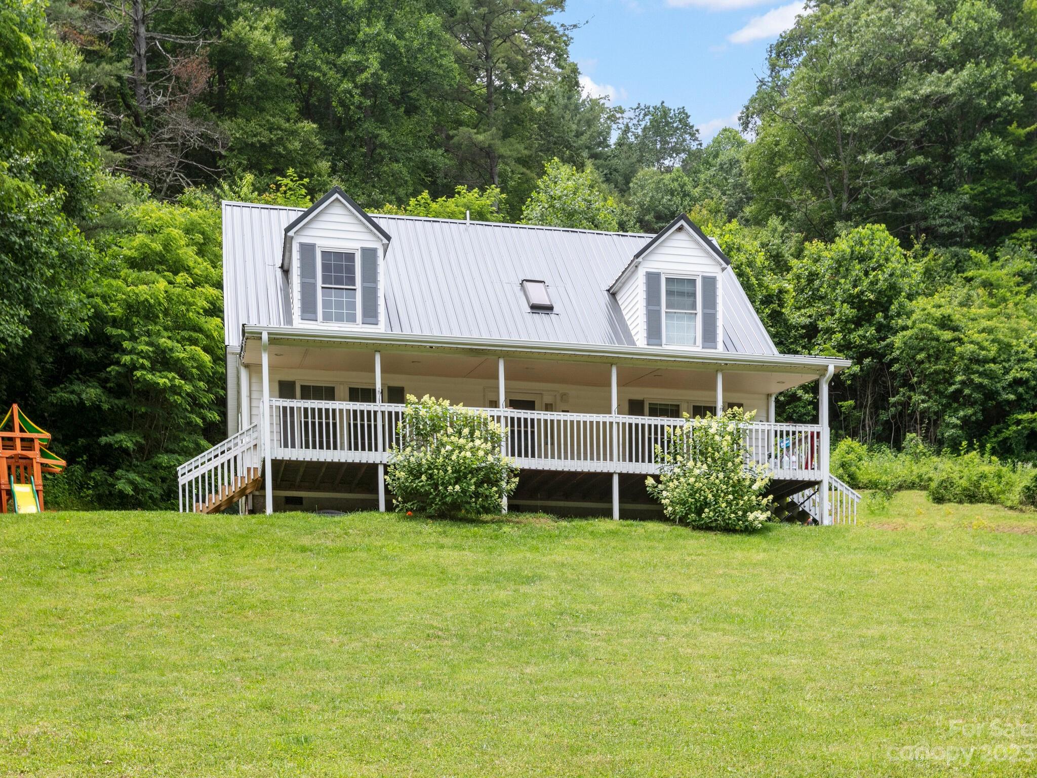 14392 Cruso Road Canton, NC 28716 - Photo 3 of 35 Gallery Image 3