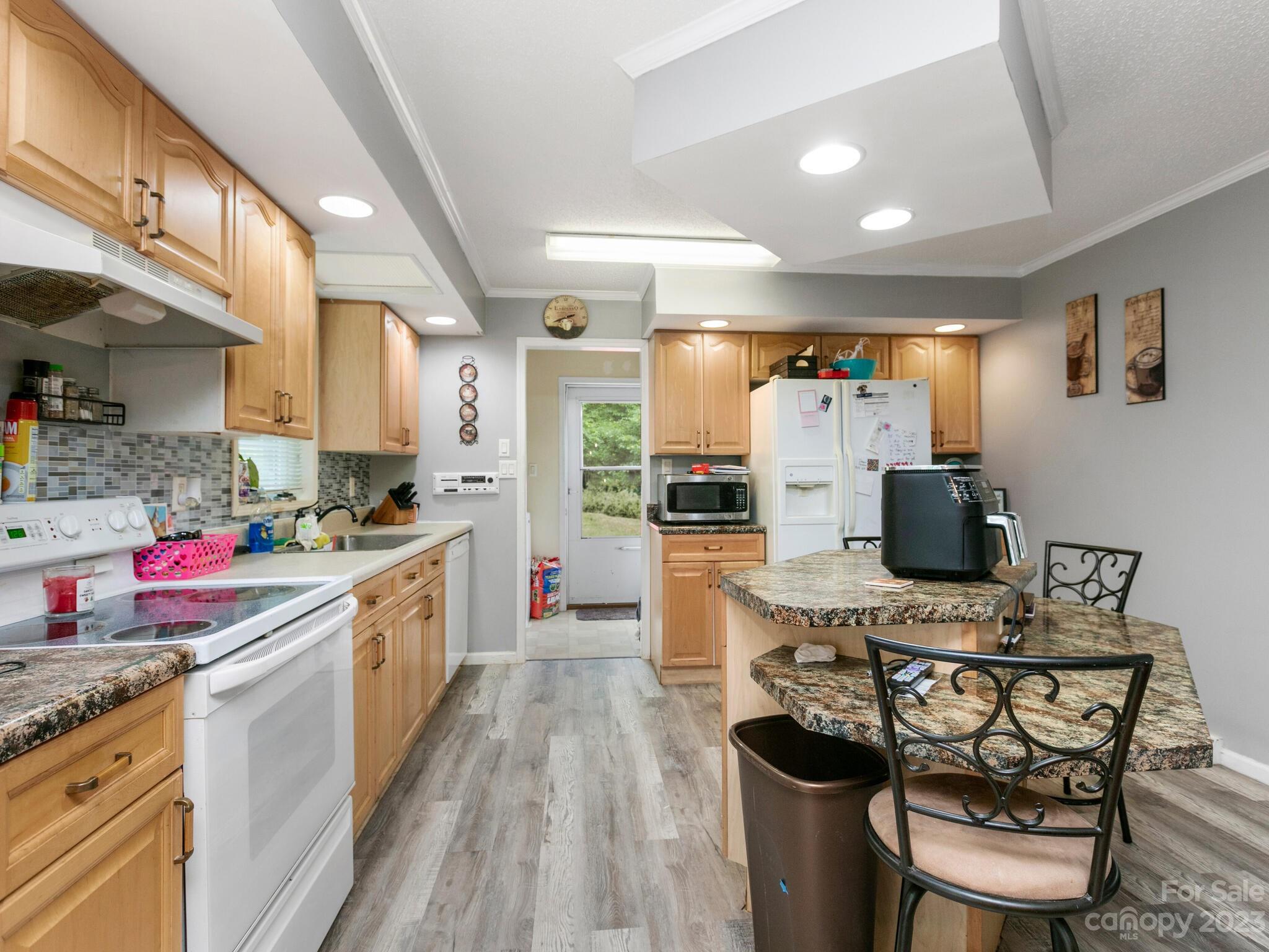 14392 Cruso Road Canton, NC 28716 - Photo 10 of 35 Gallery Image 10