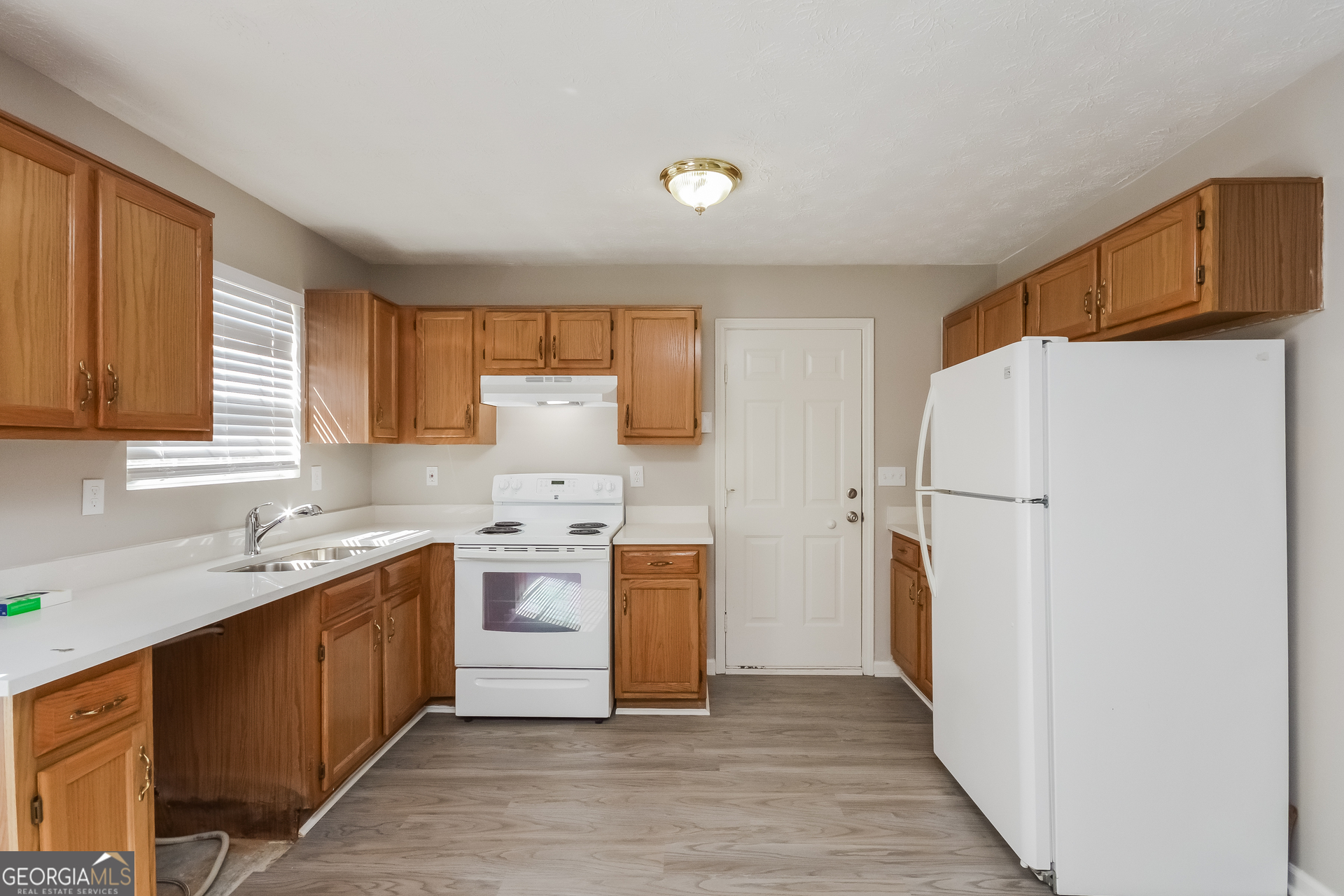 6481 Alford Way Lithonia, GA 30058 - Photo 5 of 17