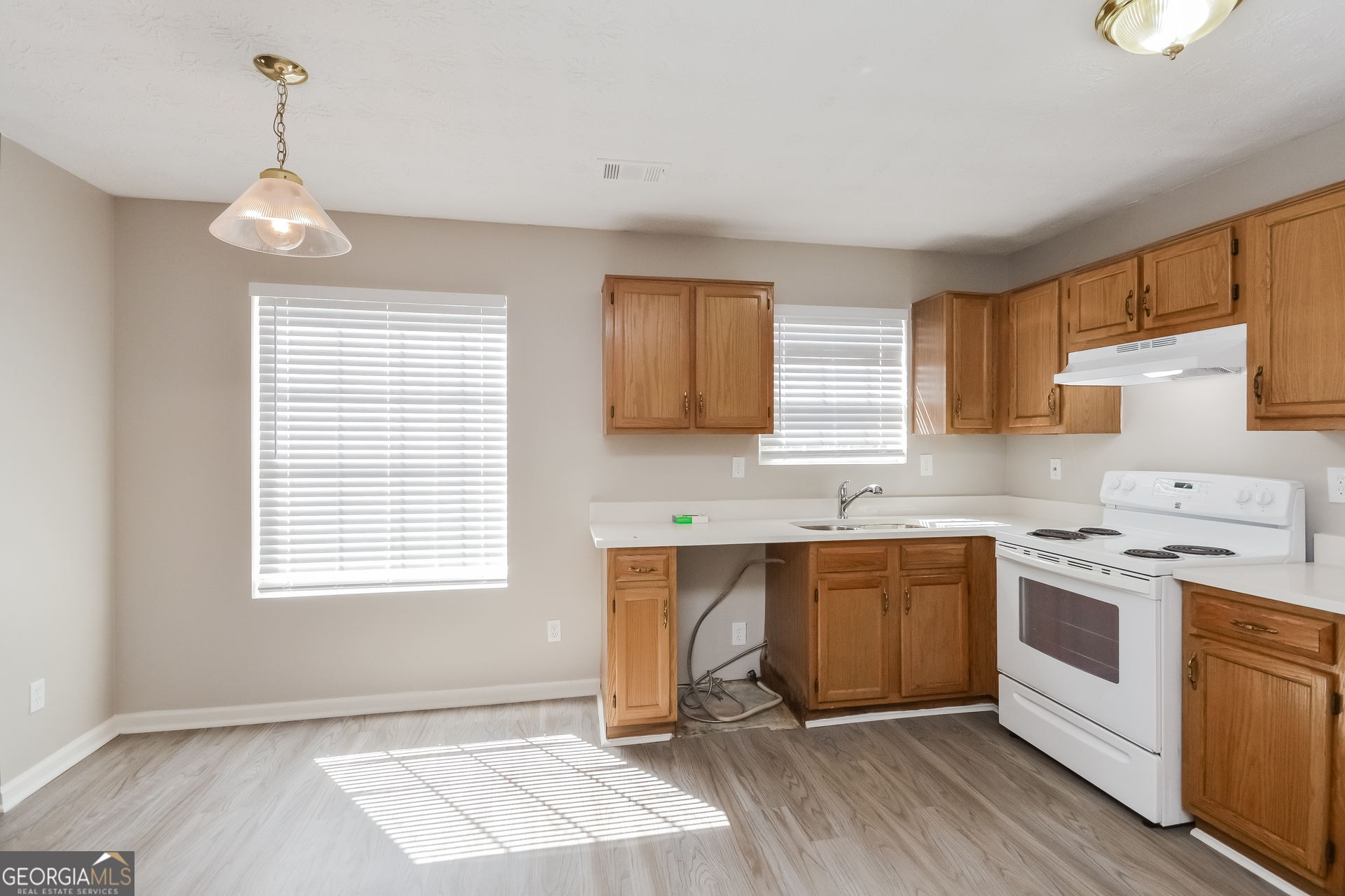 6481 Alford Way Lithonia, GA 30058 - Photo 6 of 17