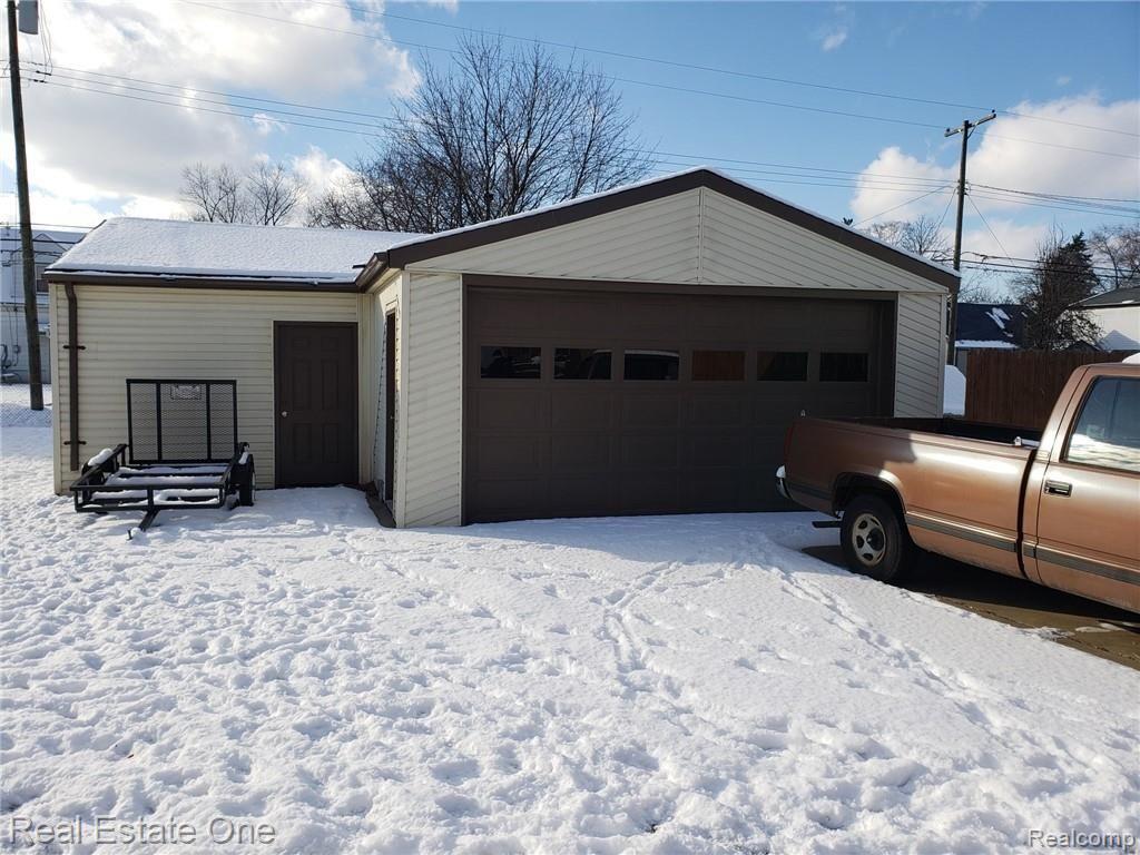 7834 Harding Street Taylor, MI 48180 - Photo 5 of 29 Harding 25.jpg