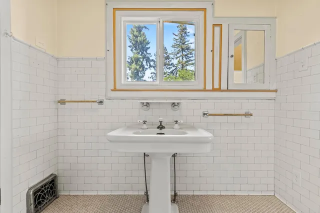 $1,300,000 | 7327 Garden Highway, Yuba City, CA 95991