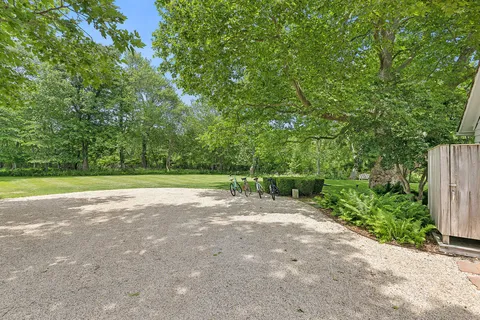 93 Egypt Lane, East Hampton, NY 11937