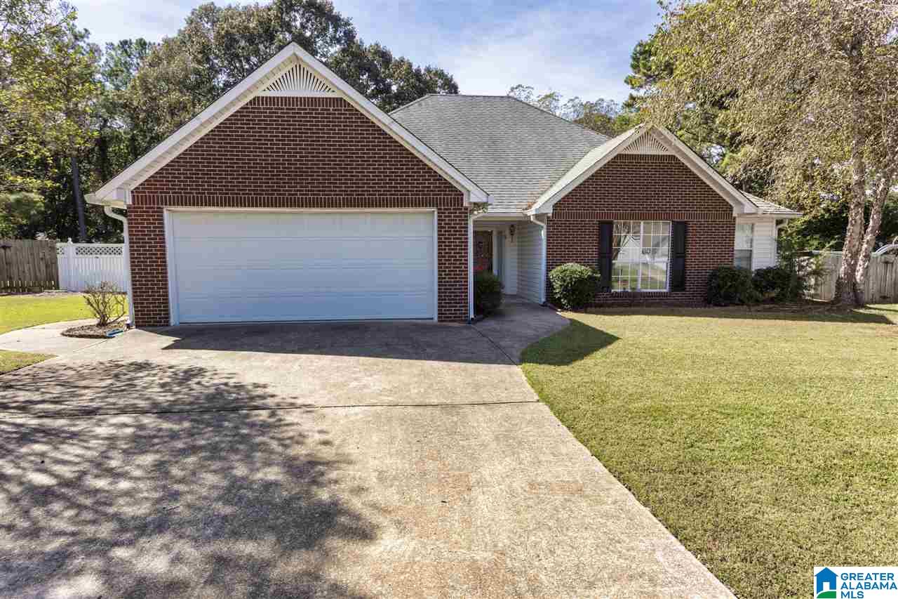 196 Greenfield Lane Alabaster, AL 35007 - Photo 2 of 36