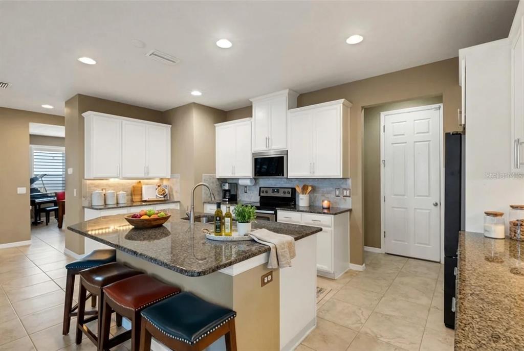 19613 Long Lake Ranch Boulevard Lutz, FL 33558 - Photo 12 of 59