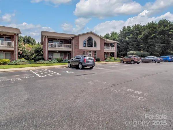 $469,900 | 1465 South Lakeshore Drive, Unit B2, Lake Junaluska, NC 28745