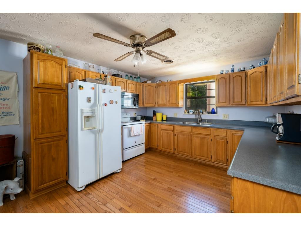 770 Snapp Bridge Road Limestone, TN 37681 - Photo 22 of 32 Kitchen
