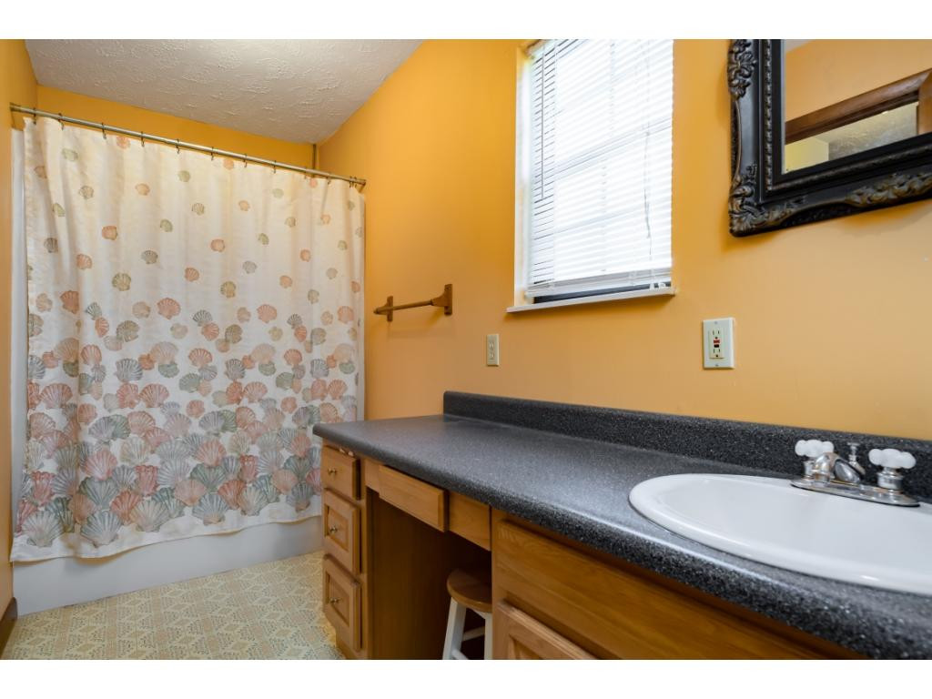 770 Snapp Bridge Road Limestone, TN 37681 - Photo 30 of 32 Master Bath