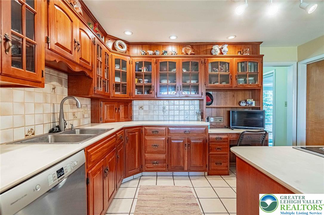 270 Bierys Bridge Road Bethlehem, PA 18017 - Photo 37 of 87