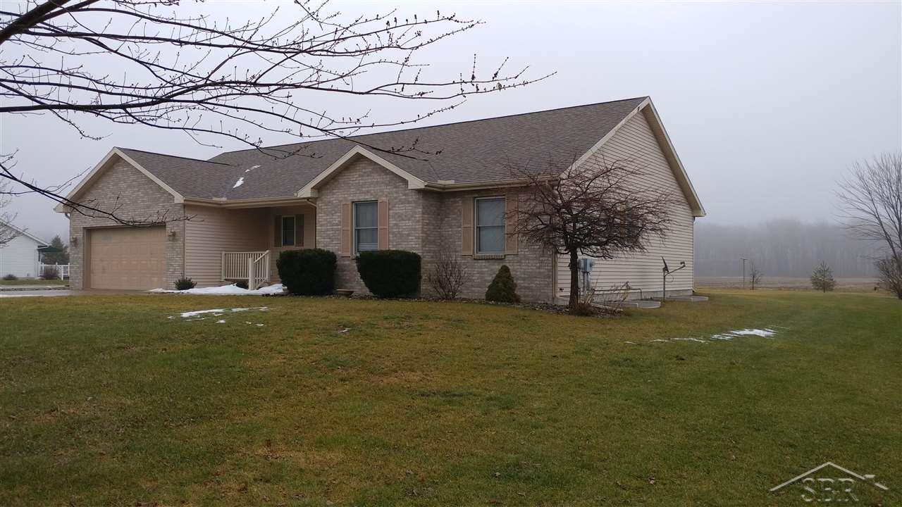 4516 Lone Road Freeland, MI 48623 - Photo 4 of 42 31311111-3.JPG