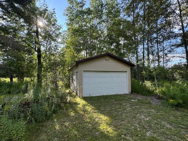 $379,900 | 5490 South Harrison Road, Houghton Lake, MI 48629