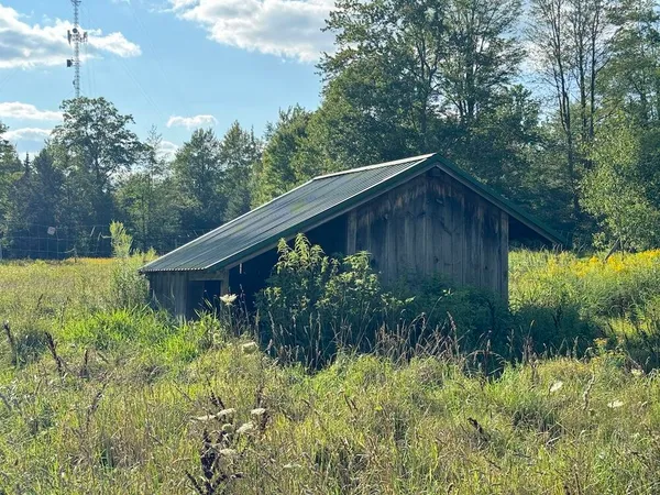 $379,900 | 5490 South Harrison Road, Houghton Lake, MI 48629