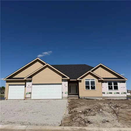 $704,400 | 2347 Foxtail Drive, Kearney, MO 64060