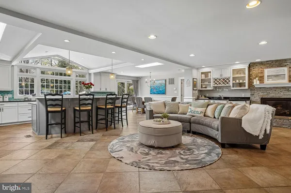 $2,200,000 | 5 Belleview Drive, Severna Park, MD 21146