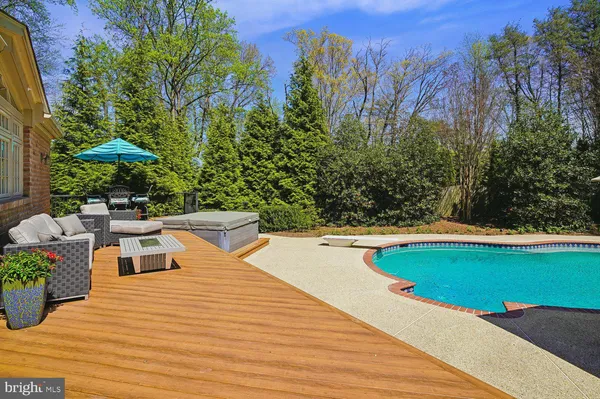 $2,200,000 | 5 Belleview Drive, Severna Park, MD 21146