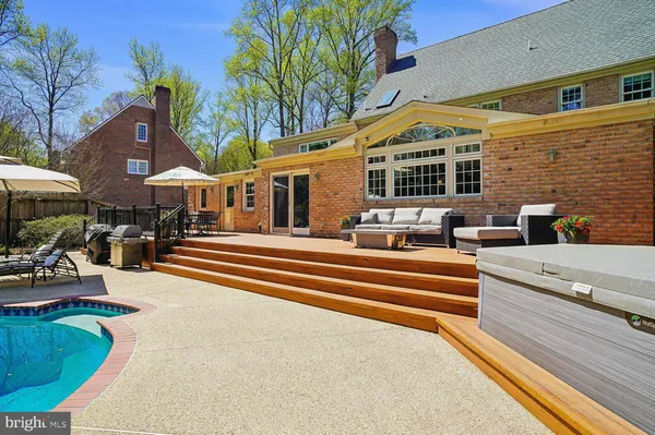 $2,200,000 | 5 Belleview Drive, Severna Park, MD 21146