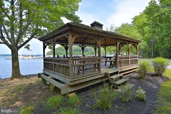 $2,200,000 | 5 Belleview Drive, Severna Park, MD 21146