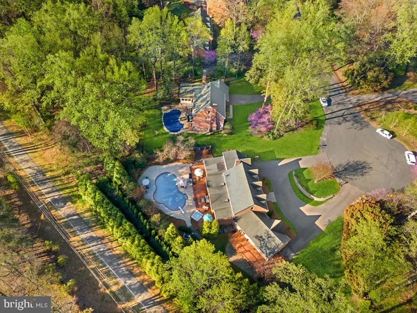 $2,200,000 | 5 Belleview Drive, Severna Park, MD 21146