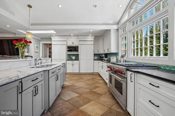 $2,200,000 | 5 Belleview Drive, Severna Park, MD 21146