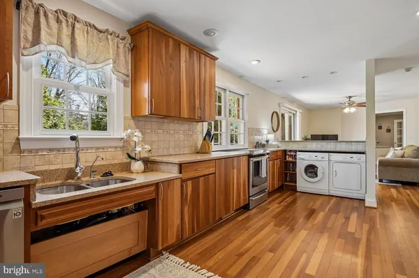 $2,200,000 | 5 Belleview Drive, Severna Park, MD 21146