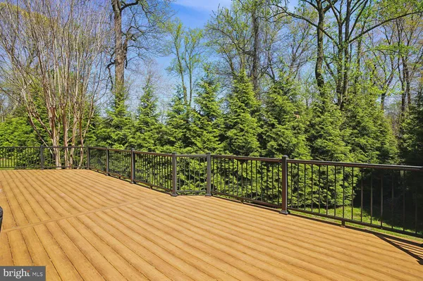 $2,200,000 | 5 Belleview Drive, Severna Park, MD 21146