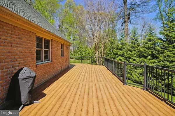 $2,200,000 | 5 Belleview Drive, Severna Park, MD 21146