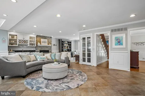 $2,200,000 | 5 Belleview Drive, Severna Park, MD 21146