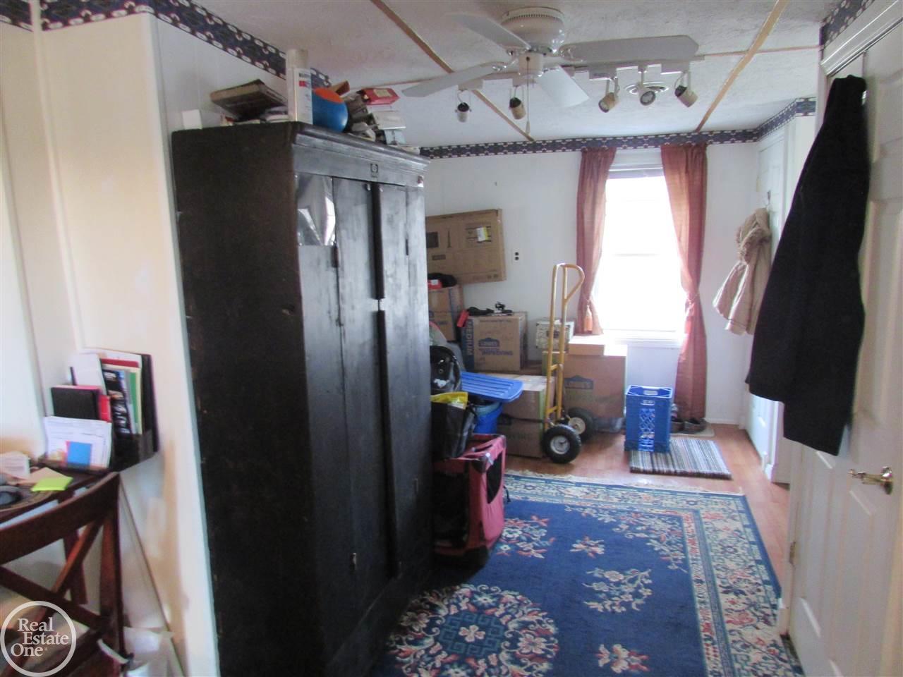 7472 North Road Fort Gratiot, MI 48059 - Photo 20 of 32