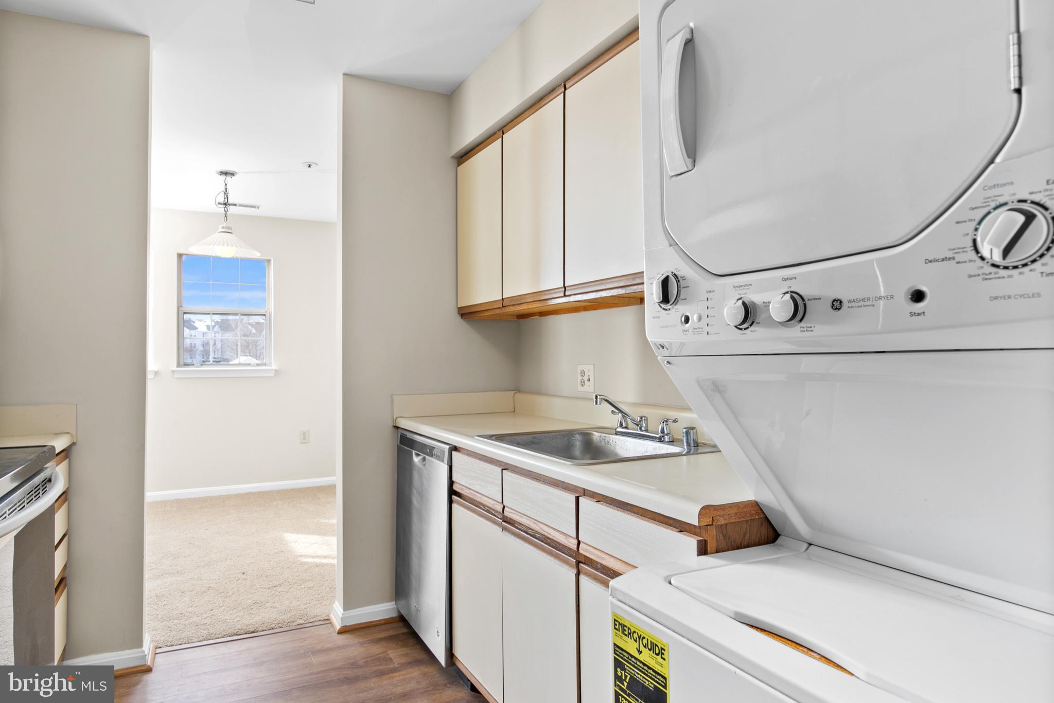 8513 Falls Run Road, Unit L Ellicott City, MD 21043 - Photo 5 of 28 Kitchen