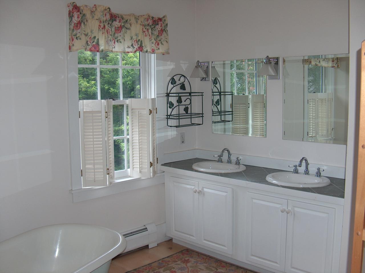 136 Stratton Road Williamstown, MA 01267 - Photo 4 of 6 master bath