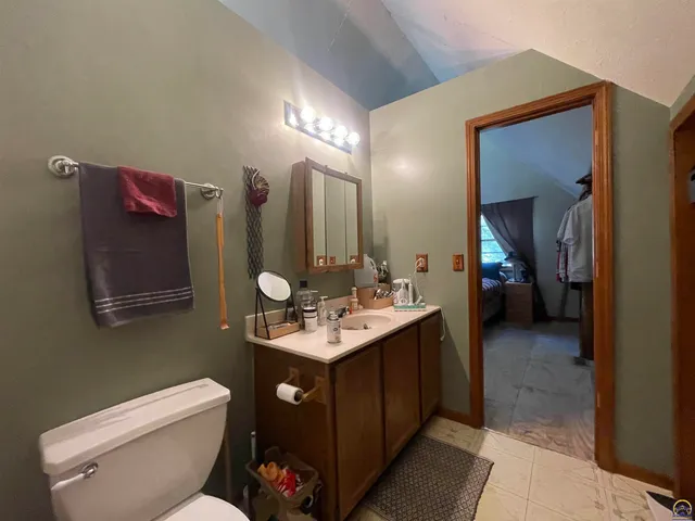 $199,900 | 6466 Rock Creek Drive, Ozawkie, KS 66070