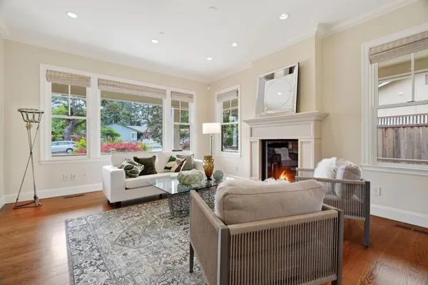 $6,688,000 | 633 Giralda Drive, Los Altos, CA 94024