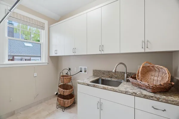 $6,688,000 | 633 Giralda Drive, Los Altos, CA 94024